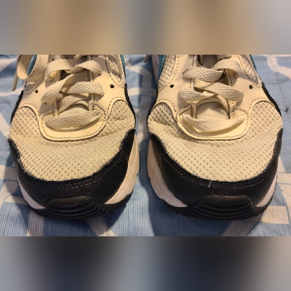 Nike Women's Athletic Shoes -Air Max 2, Black, White, and Blue - Picture 4 of 7